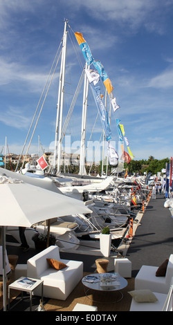 Kombiniert - Palma Boat Show 2014 / Palma Superyacht Show 2014 - Marina Estrella stehen und Boote - Palma de Mallorca / Mallorca Stockfoto