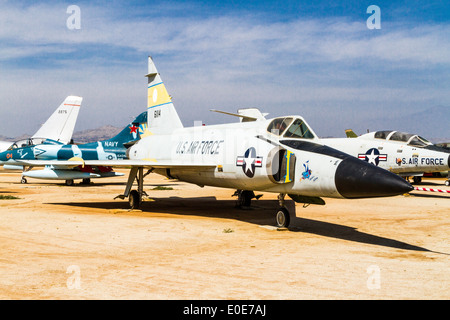 Eine Convair F-102A Delta Dagger am März Field Air Museum in Riverside, Kalifornien Stockfoto