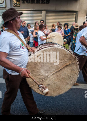 10 Mai 2014, Lissabon, Caretos de Lazarim-Parade in Lissabon Innenstadt während des iberischen Maske-Festivals Stockfoto