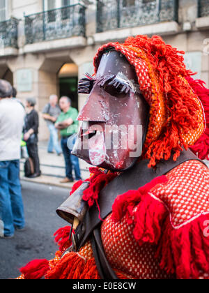 10 Mai 2014, Lissabon, Caretos de Parada Parade in Lissabon Innenstadt während des iberischen Maske-Festivals Stockfoto