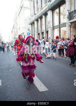 10 Mai 2014, Lissabon, Caretos de Parada Parade in Lissabon Innenstadt während des iberischen Maske-Festivals Stockfoto