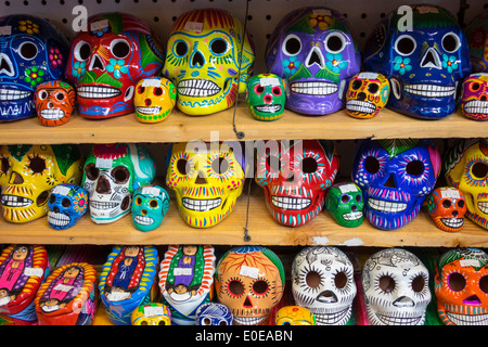 Los Angeles California, Los Angeles Plaza Historic District, mexikanisches Erbe, Olvera Street, plaza, Marktplatz, mexikanisches Kunsthandwerk, Shopping Shopper s Stockfoto