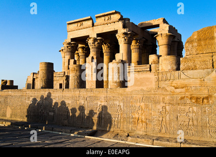 Der Tempel von Kom Ombo in Ägypten, Afrika, Der Malerische Doppeltempel von Kom Ombo in Ägypten, Afrika. Stockfoto