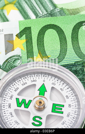 Alternative Wahl Banknote Banknoten Bargeld Entscheidung Einsparungen Euro Euromoney Euro Eurolight Schutztechniken Finanzierung Finanzen Anleitung Stockfoto