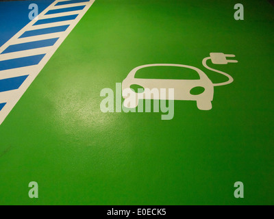 Raum Ladestation für Elektroautos Stockfoto