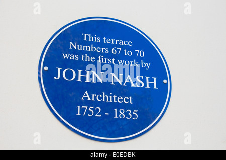 John Nash blaue Tafel zum Gedenken an seine erste Design - die Terrasse bei 67-70 Great Russell Street Bloomsbury London England UK Stockfoto