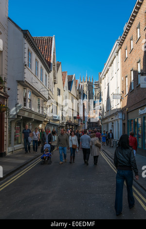 Low Petergate im Zentrum von York. Stockfoto