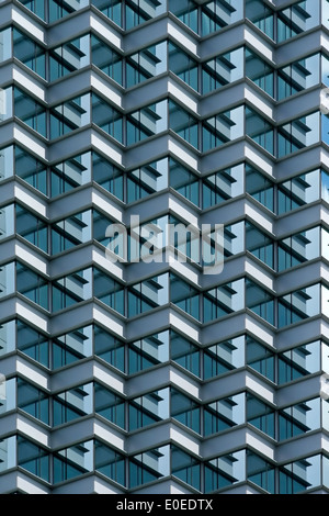 Abstrakte architektonische Muster von einem hohen, modernen Städtebau Stockfoto