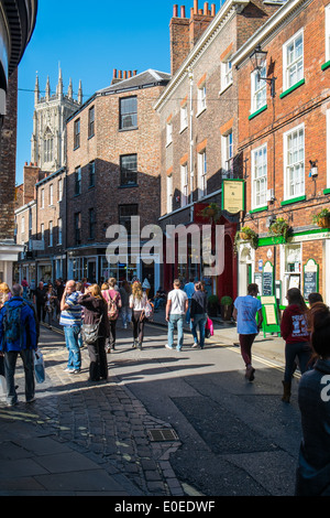 Niedrige und hohe petergate im Zentrum von York Stockfoto