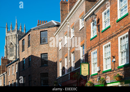 Niedrige und hohe petergate im Zentrum von York Stockfoto