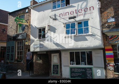 Wein Bar und Restaurant im Kaffee Yard, grape Lane, york city center. Stockfoto