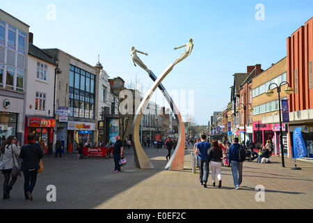 Entdeckung-Skulptur, Abington Street, Northampton, Northamptonshire, England, Vereinigtes Königreich Stockfoto