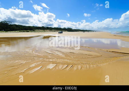 Strand fahren, Oststrand, Fraser Island, QLD, Australien Stockfoto