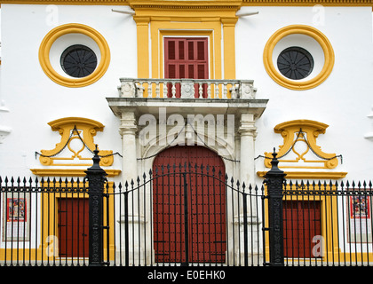 Haupteingang, Plaza de Toros (Stierkampfarena), Sevilla, Spanien Stockfoto