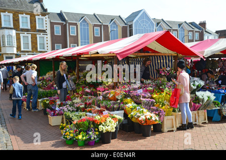 Obst und Gemüse Stand am Samstag Markt, Marktplatz, Northampton, Northamptonshire, England, Vereinigtes Königreich Stockfoto