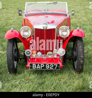 Oldtimer MG TA britischen Sportwagen aus den 1930er Jahren. Reg BAP 927. Gesehen im Abingdon Air and Land zeigen UK Mai 2014. Stockfoto