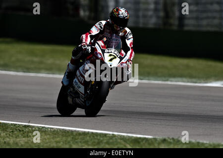 Imola, Italien. 11. Mai 2014. Chaz Davies (DUCATI SUPERBIKE TEAM) in Aktion während Superbike World Championship Runde 04 an Imola, Italien. Bildnachweis: Aktion Plus Sport/Alamy Live-Nachrichten Stockfoto