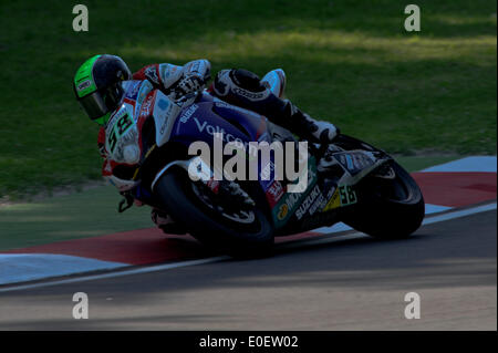 Imola, Italien. 11. Mai 2014. Eugene Laverty (VOLTCOM CRESCENT SUZUKI) in Aktion während Superbike World Championship Runde 04 an Imola, Italien. Bildnachweis: Aktion Plus Sport/Alamy Live-Nachrichten Stockfoto