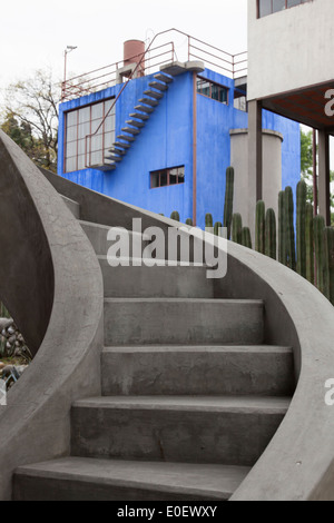 Das Museo Casa Estudio Diego Rivera y Frida Khalo funktionalistischen Treppe Stockfoto