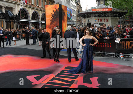 Führen Schauspielerin Elizabeth Olsen besucht die GODZILLA Europäische PREMIERE am 05.11.2014 im ODEON Leicester Square, London. Personen im Bild: Elizabeth Olsen. Bild von Julie Edwards Stockfoto