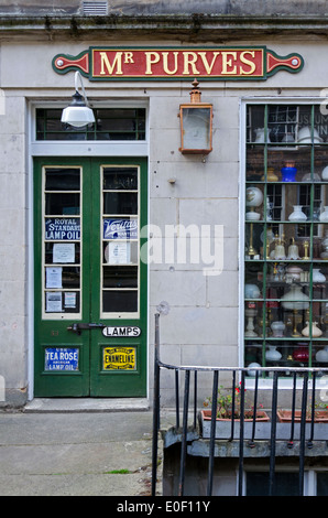 Herr Purves' Lamp Emporium in der St Stephen Street, Edinburgh. Stockfoto