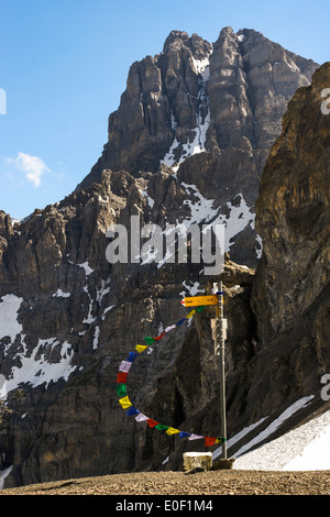 Der Col de Susanfe entlang die Tour des Dents du Midi Wanderweg in den Alpen im Schweizer Wallis. Stockfoto