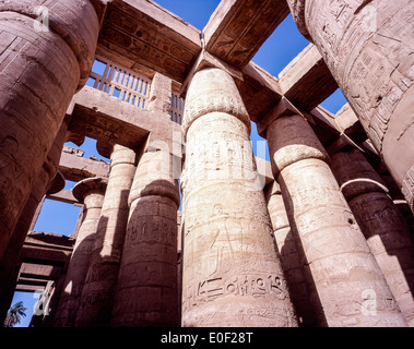 Die große Säulenhalle Bezirk von Amun Karnak-Tempel in der Nähe von Luxor Ägypten Stockfoto