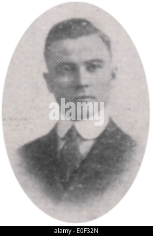 Dieses Foto von 1918 zeigt Ellis Rogers, einen Schüler an der Grandview High School in Franklin County, Ohio. Das Bild ist Teil der historischen Aufzeichnungen, die von den Upper Arlington Archives aufbewahrt werden und die Bildungsumgebung des frühen 20. Jahrhunderts in Grandview Heights widerspiegeln. Stockfoto