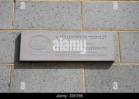 Gedenktafel zur Erinnerung an die Eröffnung des Millennium Stadium in Cardiff Wales Stockfoto