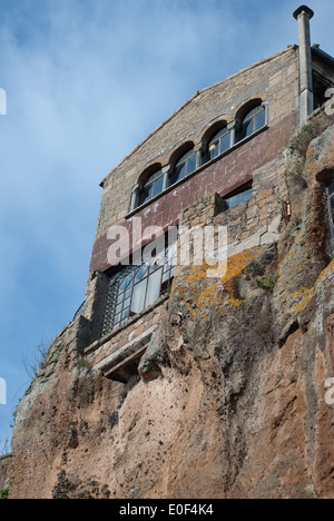 Gebäude in Civita di Bagnoregio, Italien Stockfoto