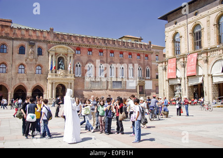 Palazzo d'Accursio (aka Palazzo Comunale, Rathaus). MIMO am Hauptplatz, Bologna Stockfoto