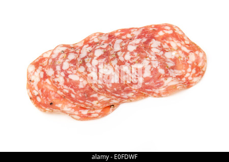 Salame Finocchiona-Schwein-Salami mit Fenchelsamen isoliert auf einem weißen Studio-Hintergrund. Stockfoto