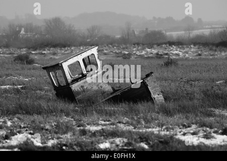 Verlassene Boot auf Dornweiler Sümpfe, Norfolk Stockfoto