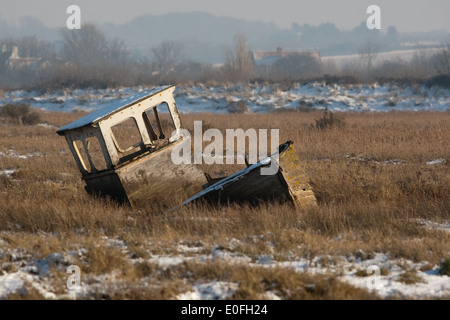 Verlassene Boot auf Dornweiler Sümpfe, Norfolk Stockfoto