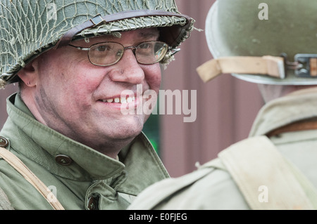 Eine Nachstellung oder Reenactment, Gruppe, spezialisiert in amerikanischen GIS-der 2. Weltkrieg aus d-Day, Juni 1944 bis Kriegsende Stockfoto