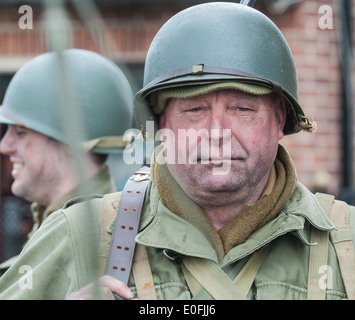 Eine Nachstellung oder Reenactment, Gruppe, spezialisiert in amerikanischen GIS-der 2. Weltkrieg aus d-Day, Juni 1944 bis Kriegsende Stockfoto