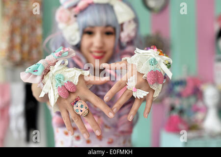 EXKLUSIV - Mode-Designerin Melissa Lee arbeitet in der Filiale ihres ...