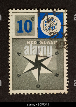 HOLLAND - um 1950: Briefmarke gedruckt in den Niederlanden zeigt einen Stern, um 1950 Stockfoto