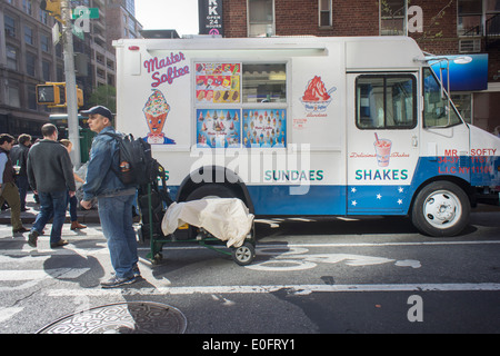 Ein Master Softee Softeis Lkw Ein Faux Mr Softee Stockfotografie Alamy