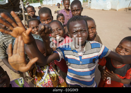 Kinder-Flüchtlinge aus der Zentralafrikanischen Republik in Boyabu Flüchtlingslager in demokratische Republik Kongo, demokratische Republik Kongo Stockfoto