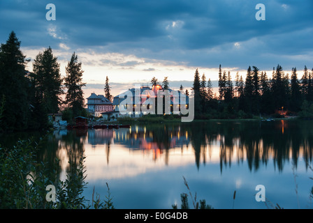 Solisko Hotel am Strbskie Pleso bei Sonnenuntergang, Slowakei Stockfoto
