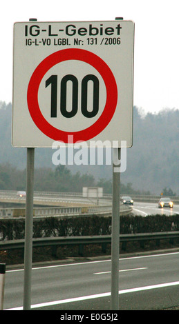 Antenne 100 in Steiermark [], 100, 100, schnell, speed, Geschwindigkeit, Geschwindigkeitsbegrenzung, Geschwindigkeitsbeschränkungen, Tempolimit, Geschwindigkeitsbegrenzungen, s Stockfoto