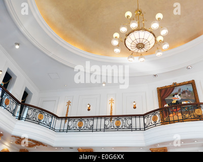 Dagobert Duck Haus. Tokyo Disneysea Geschenke Shop, Japan. Stockfoto