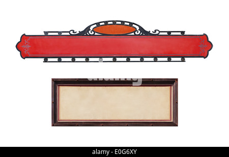 Antiken Zeichen boards Metall und Holz isoliert auf weißem Hintergrund mit Beschneidungspfad Stockfoto