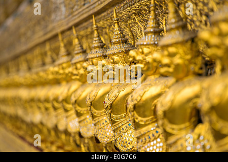 Garudas im Wat Phra Kaew. Großer Palast, Bangkok, Thailand Stockfoto