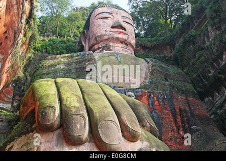 Leshan Giant Buddha ist der größte Stein Buddha in der Welt, 71 Meter (233 Fuß) hoch; Reservate-UNESCO-Welterbe. Stockfoto