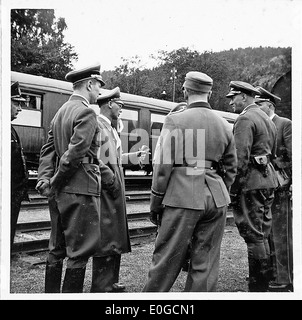 Ein historisches Foto aus dem Zweiten Weltkrieg in Hommelvik, Norwegen, das die Auswirkungen des Konflikts auf die Region dokumentiert. Das Foto zeigt die Ereignisse im Krieg und die deutsche Besetzung Norwegens. Stockfoto