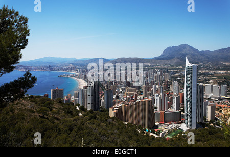 Blick über die Stadt mit Meer, Benidorm, Costa Blanca, Provinz Alicante, Spanien Stockfoto