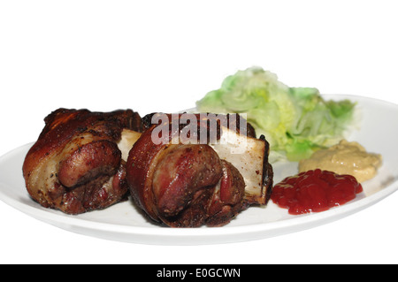 appetitlich gebackene Knöchel von Schweinefleisch auf Platte Stockfoto