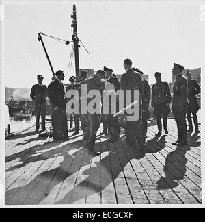 Ein Foto, das die Stadt Bod, Norwegen, während des Zweiten Weltkriegs dokumentiert. Das Bild zeigt die Atmosphäre des Krieges, mit Spuren der deutschen Besatzung und Militärpräsenz während des Zweiten Weltkriegs. Stockfoto